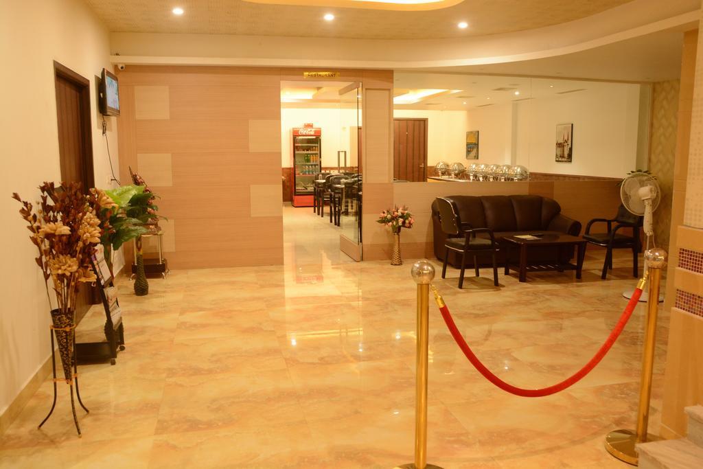 King Paradise Hotel Tiruchirappalli Ngoại thất bức ảnh